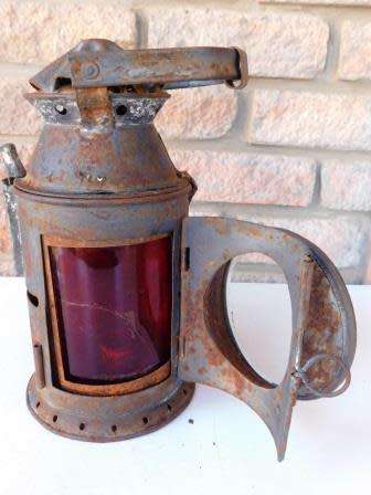 SA RAILWAYS LAMP WITH GREEN AND RED LENSES - RED LENS CRACKED