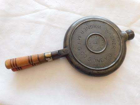 CAST IRON  WAFFLE MAKER