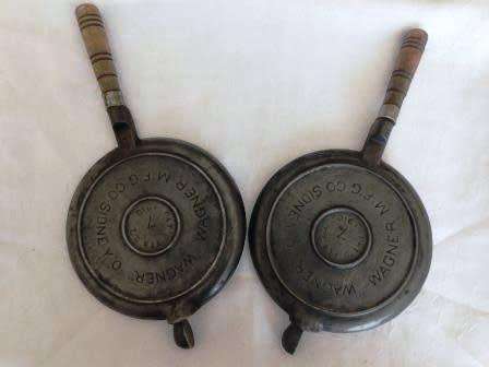 CAST IRON  WAFFLE MAKER