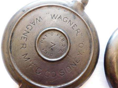 CAST IRON  WAFFLE MAKER