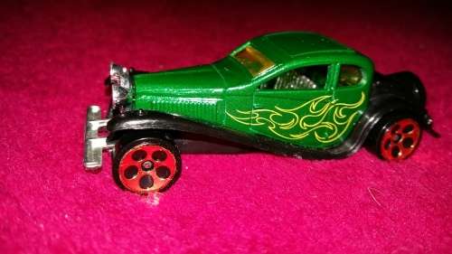 hotwheels hot wheels ' 37 Bugatti metalbase