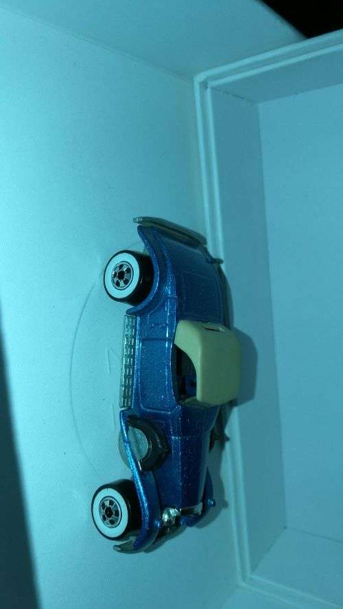 Hotwheels Hot wheels metal base