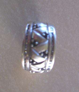 9ct White Gold Ring, 32 Diamonds and 7 Sapphires, Value R5000