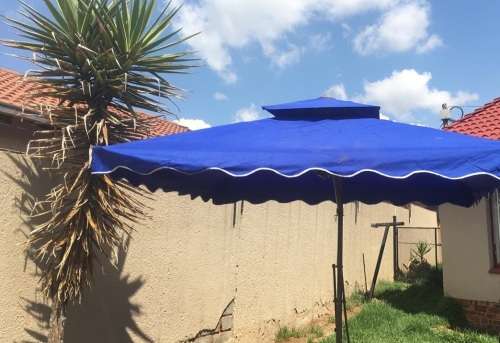 Retractable 2.2m×2.2m Steel Base Iron Outdoor Umbrella - Display Unit