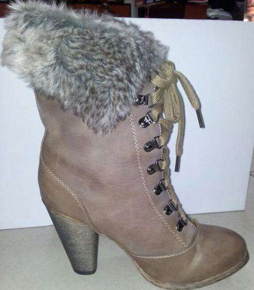 ***LATE ARRIVAL***** PREMIUM QUALITY FAUX FUR LINED LADIES WINTER ANKLE BOOTS*****