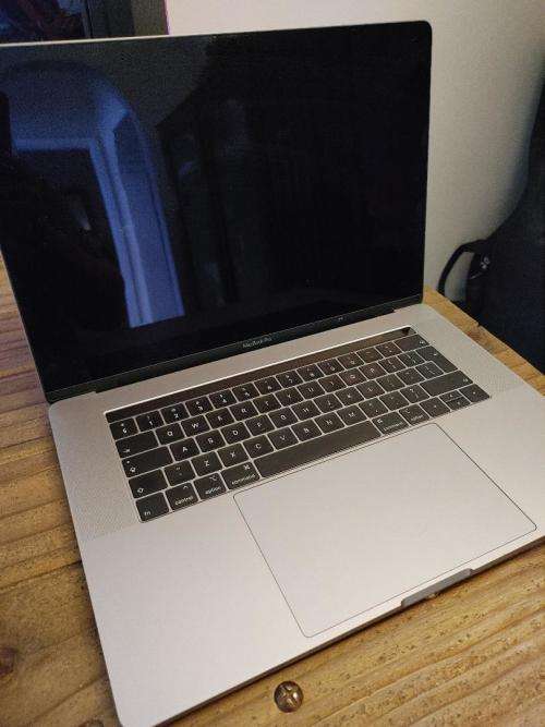 2018 Mackbook Pro with Touchbar