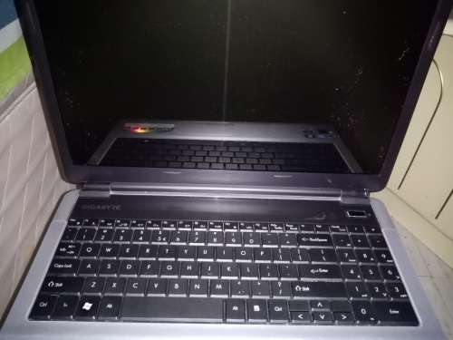Gigabyte Q1585n i5 laptop