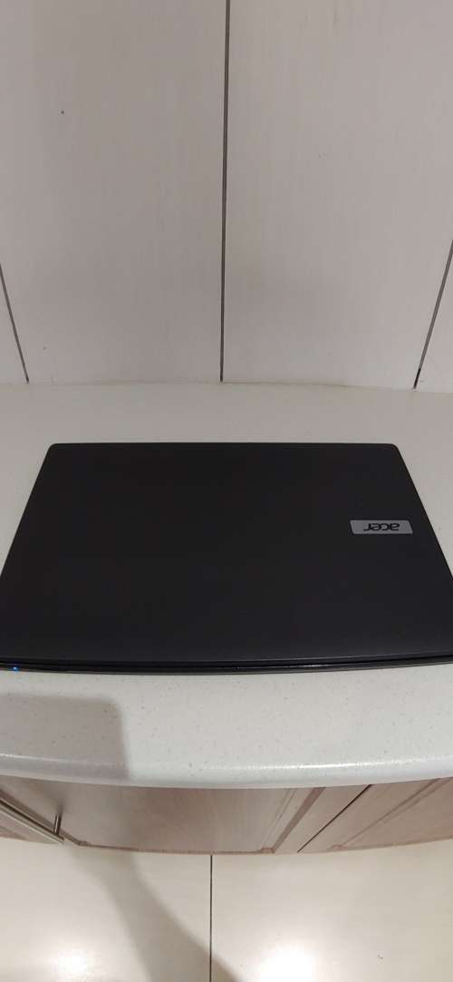 Acer Aspire ES1-711 ** Masive 17.3 Inch Display**Intel Celeron **8GB RAM**500GB**