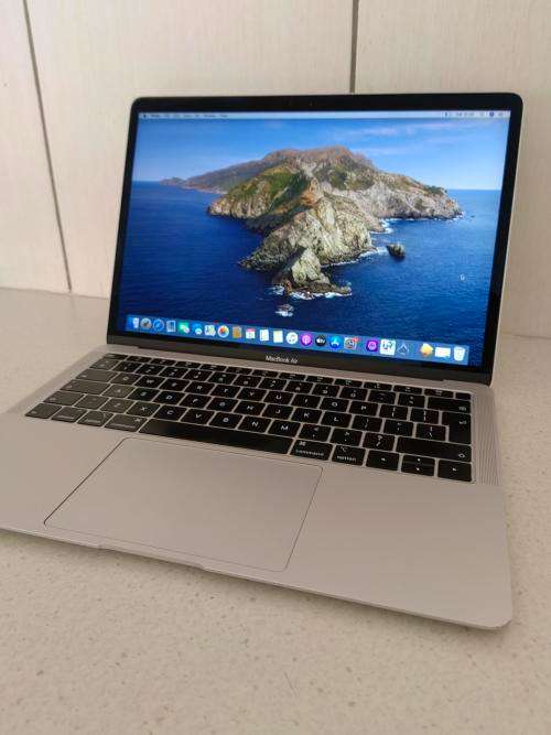 2018 Apple MacBook Air | 13` Retina Display | Core i5 | 128SSD | 8GB Ram | Grey