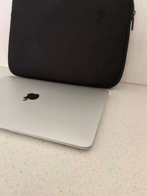 2018 Apple MacBook Air | 13` Retina Display | Core i5 | 128SSD | 8GB Ram | Grey