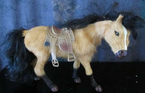 BOX SPECIAL - WILD HORSE`S FIGURINES