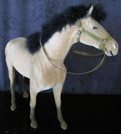 BOX SPECIAL - WILD HORSE`S FIGURINES