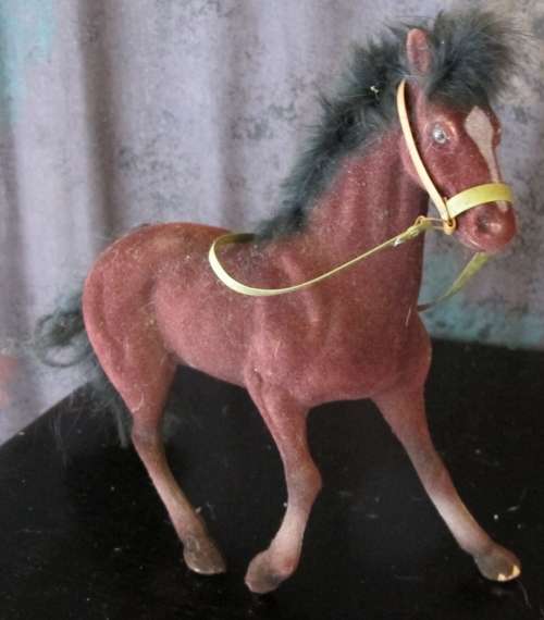 BOX SPECIAL - WILD HORSE`S FIGURINES