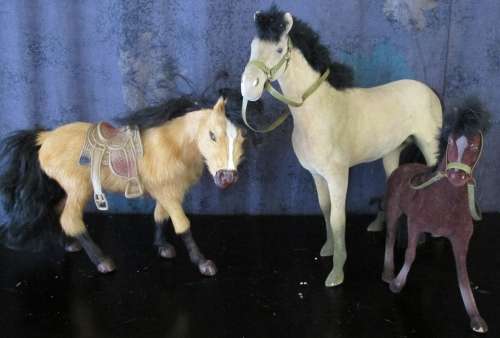 BOX SPECIAL - WILD HORSE`S FIGURINES