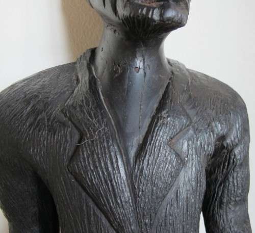 VINTAGE CARVED WOODEN AFRICAN MAN STATUE