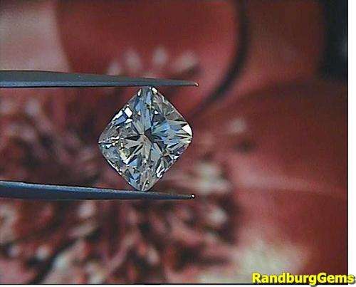 PHENOMENAL BEAUTY ** CERTIFIED ** .55 ct H SI1 RADIANT* STARTING AT R1 ( VALUED R17000 !!)