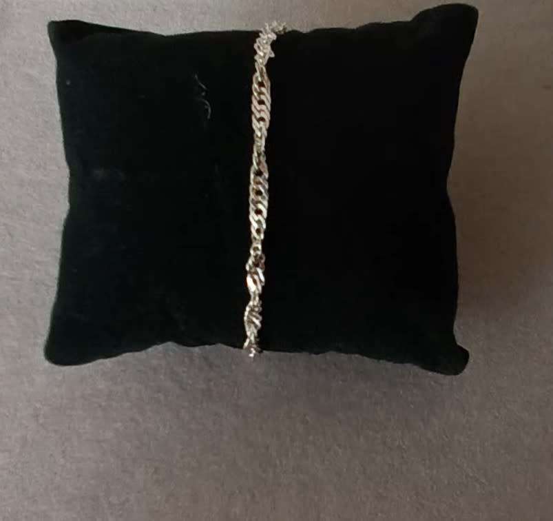 STERLING SILVER BRACELET. 2.9g. 25cm.