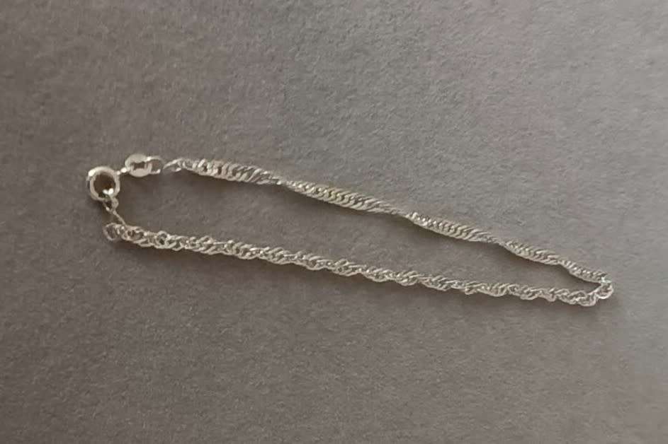 STERLING SILVER BRACELET. 2.9g. 25cm.
