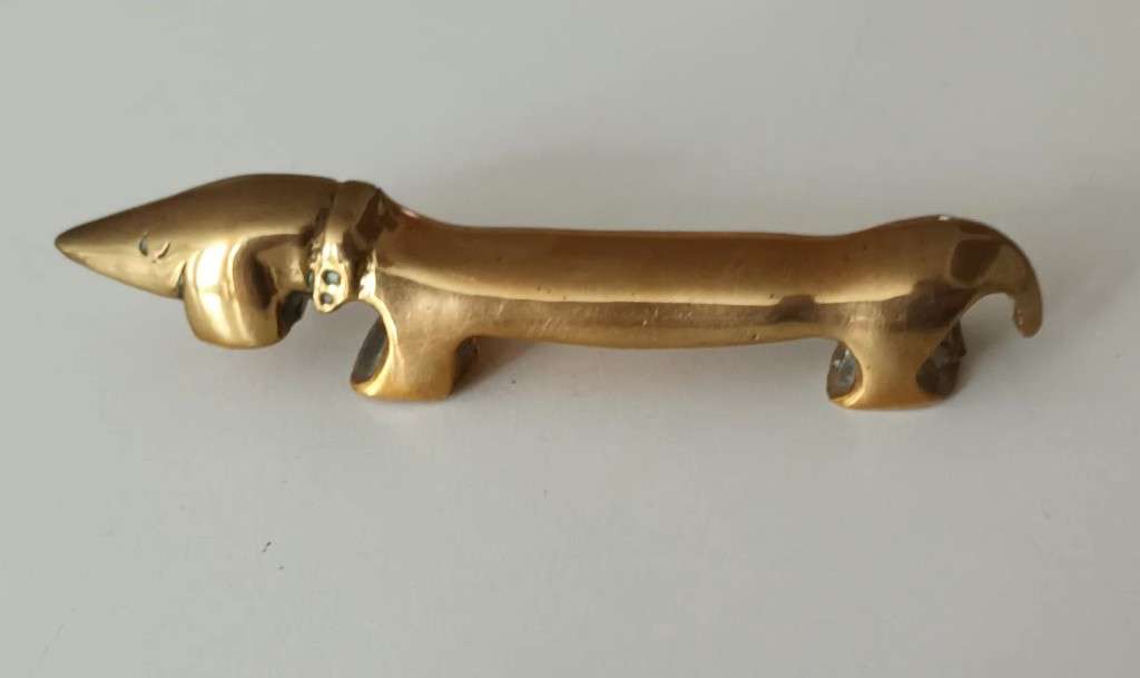 Brass. Dachshund. Length 10.5cm. Height 2cm.