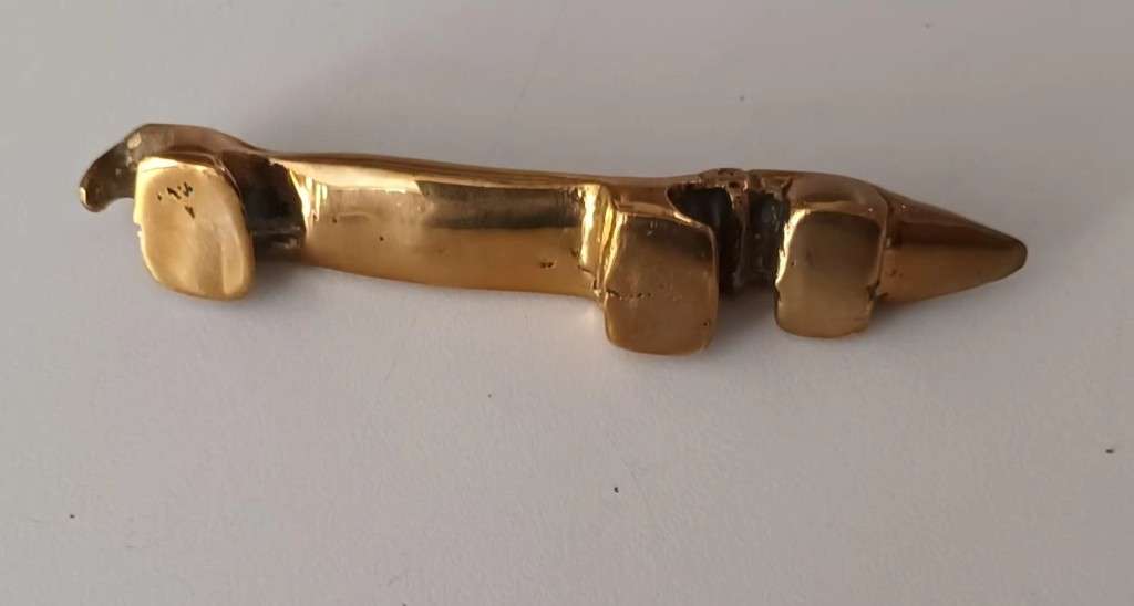 Brass. Dachshund. Length 10.5cm. Height 2cm.