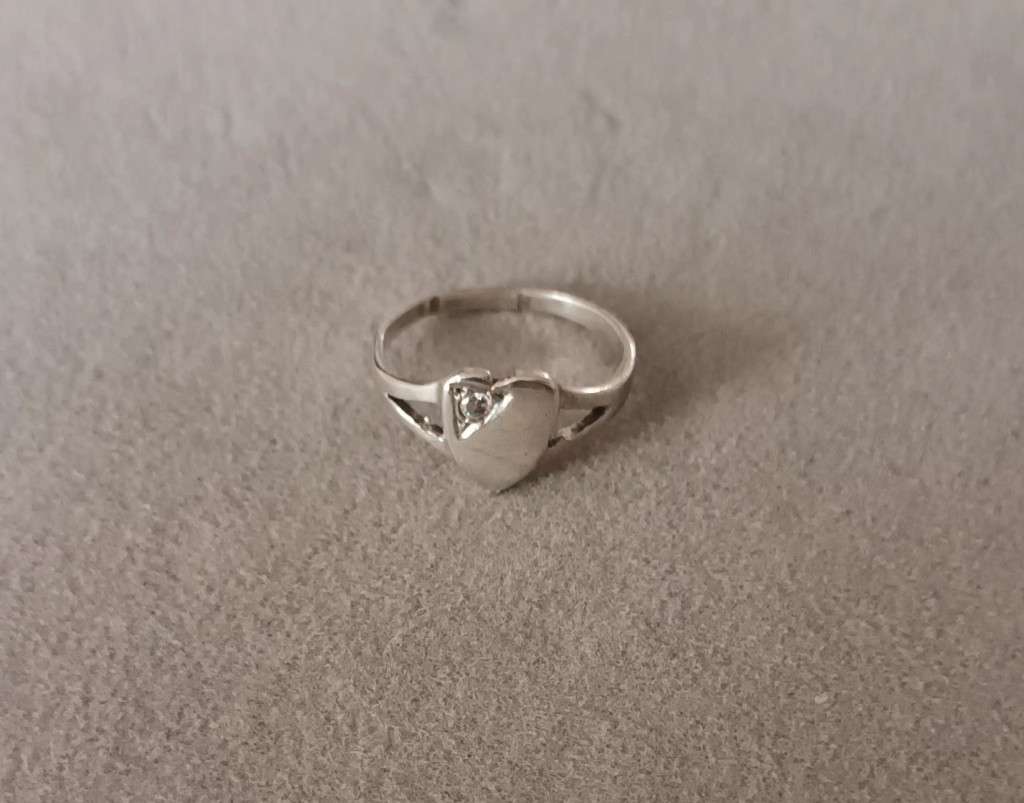 Sterling Silver Signet Ring. 1.6g. Size M.