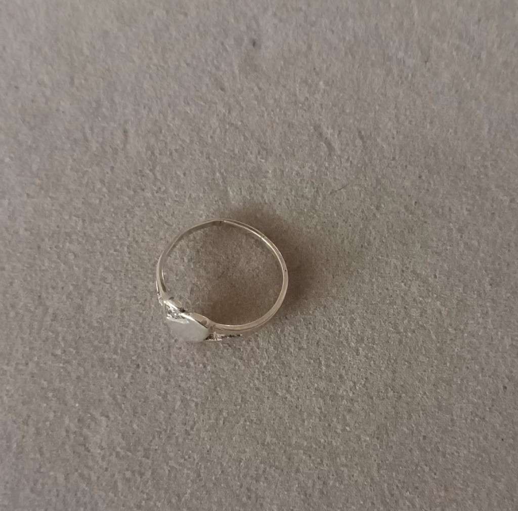 Sterling Silver Signet Ring. 1.6g. Size M.