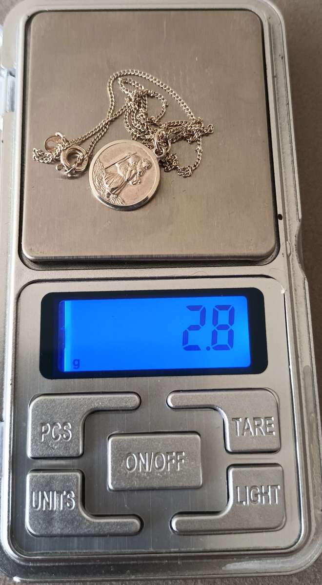 Sterling Silver Necklace with St. Christopher Pendant. 2.9g. 40cm.