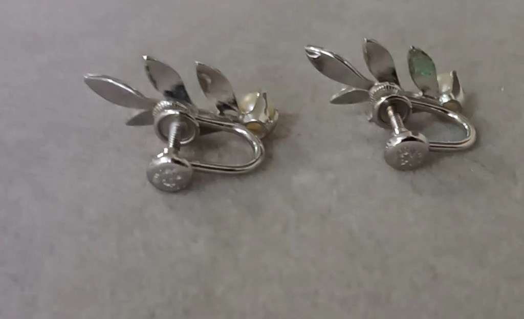 Stunning Sterling Silver Vintage `VAN DELL` Pearl Earrings. 3.8g. 23x12mm.