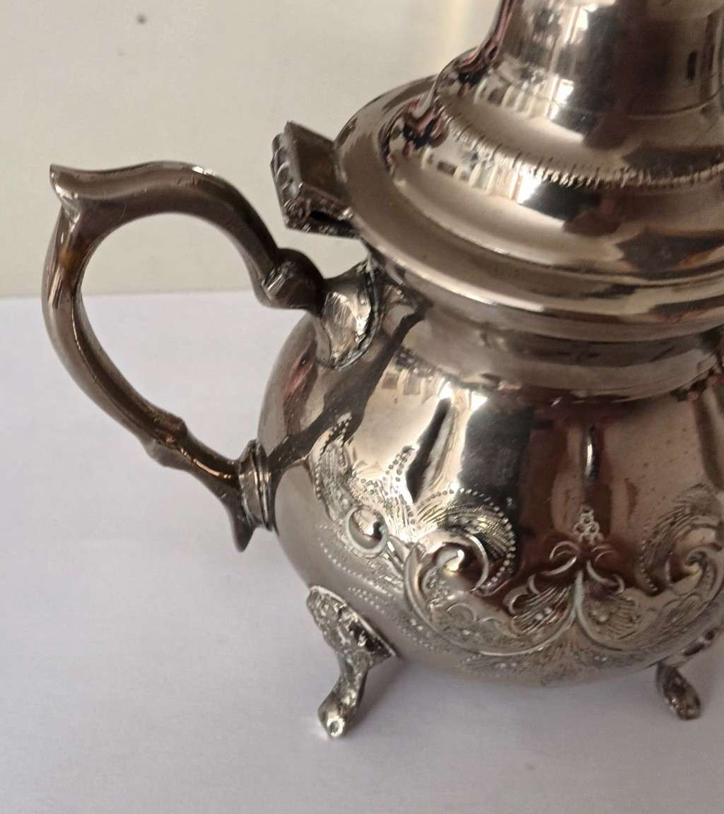 2 Cup Hand Etched Teapot. MARQUE DEPOSEe Hallmark.