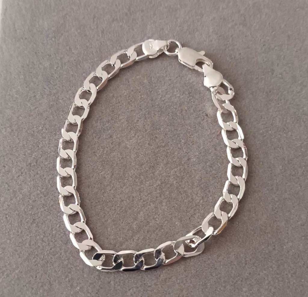Sterling Silver Men`s Bracelet. 6.2g. 20cm. Width 6mm.
