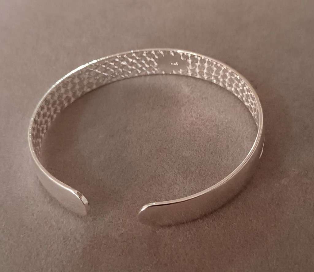 Sterling Silver Open Cuff Bangle. 21.6g. 60mm.