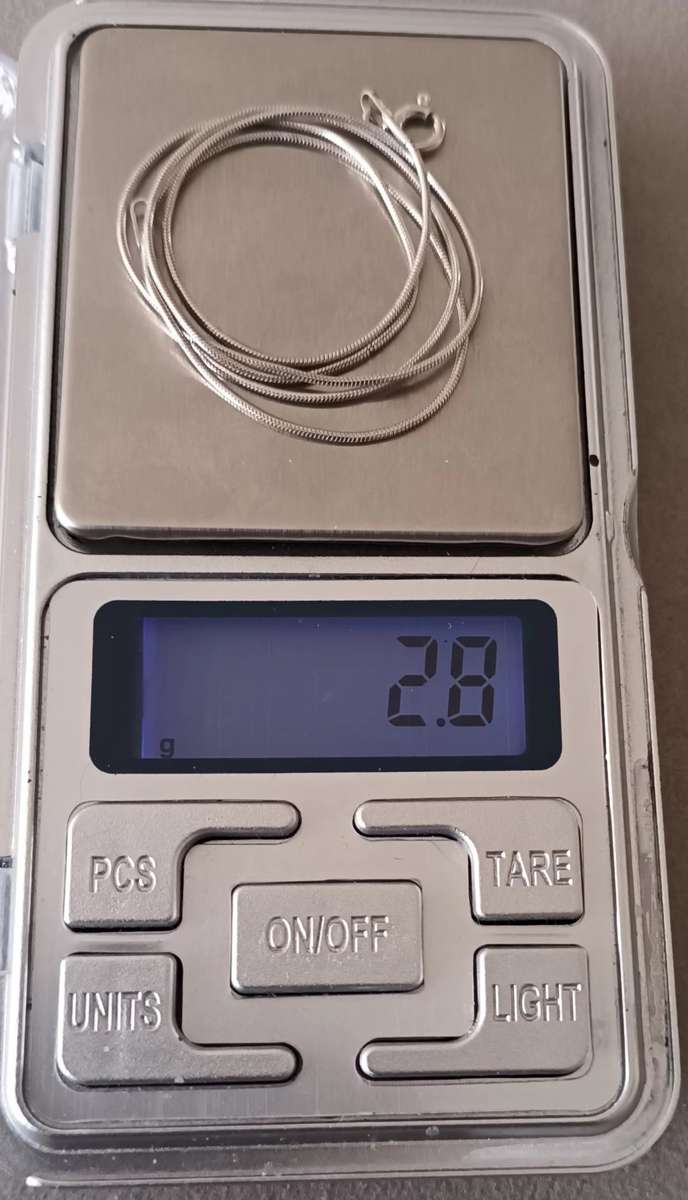 Sterling Silver Snake Chain. 2.8g. 45.5cm.