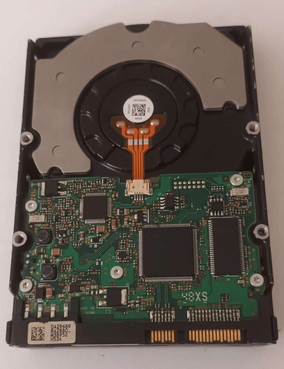 Hitachi Ultrastar HUA721010KLA330 1TB SATA 7200RPM 3.5` Internal Hard Drive.