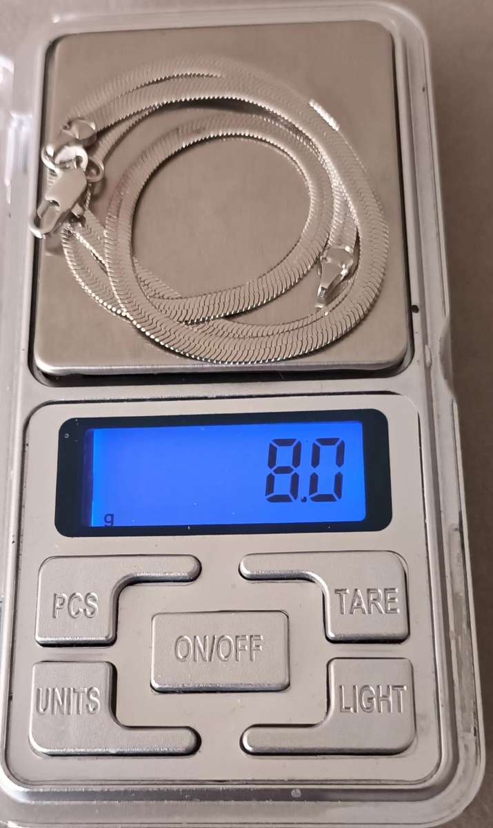 Exquisite Sterling Silver Herringbone Snake Chain. 8g. 45cm.