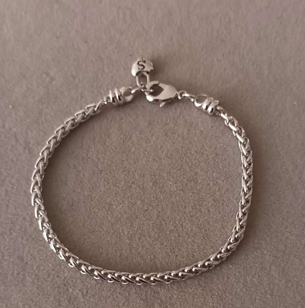 Lovely Sterling Silver Byzantine Bracelet. 6.3g. 18cm.