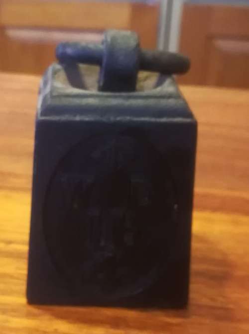 Vintage Cast Iron Scale Weight. 1 lb.