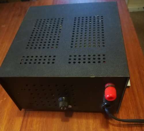Tedelex Regulated Power Supply. 13.8V/6 Amp. Like New. Never used. With short circuit protection.