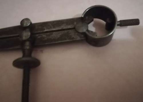 ***Vintage*** MOORE and WRIGHT SHEFFIELD ENGLAND Spring Arm Compass Divider. Length 20cm.