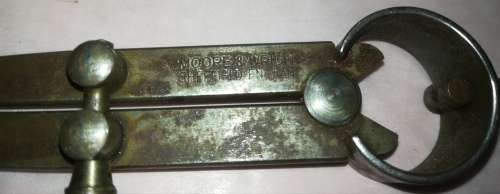 ***Vintage*** MOORE and WRIGHT SHEFFIELD ENGLAND Spring Arm Compass Divider. Length 20cm.