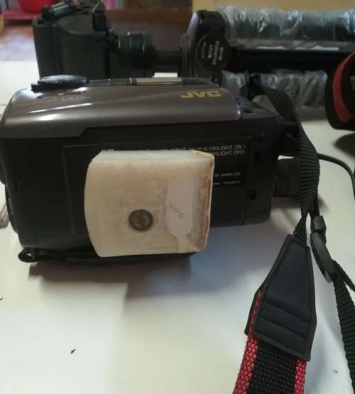 JVC VIDEO CAMERA MODEL GR - AX860. COMES WITH TRIPOD AND CARRY CASE & REMOTE CONTROL.