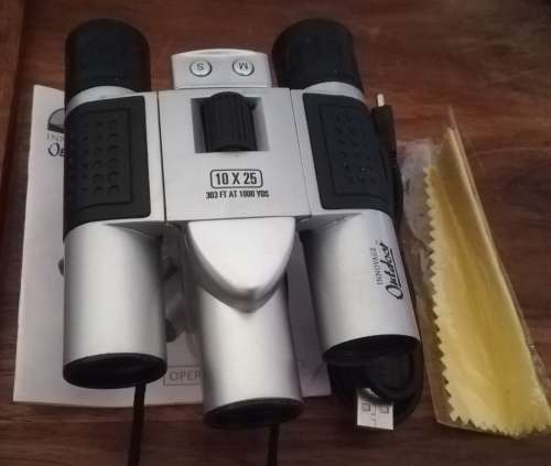 INNOVAGE (OUTDOOR) 10X25 DIGITAL CAMERA BINOCULARS IN BOX W MANUAL & SOFTWARE CD