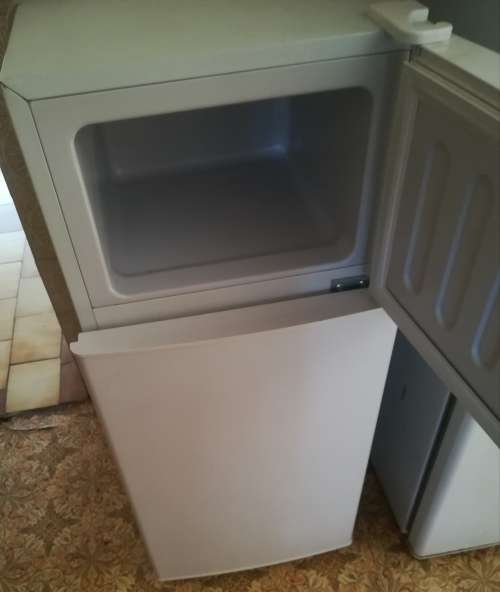 GOLDAIR 130liter doubledoor refrigerator. Like new. Length 102cm. Width 40cm. (NO DELIVERY)