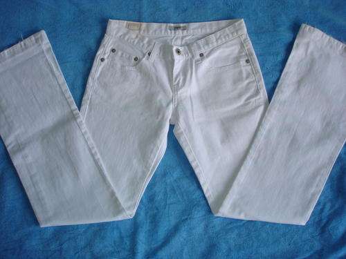 FAB WHITE GUESS JEANS!!!