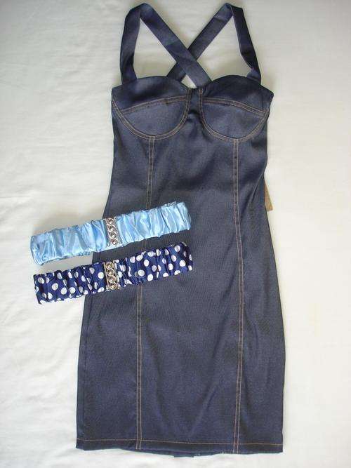 Gorgeous YDE stretchy dress with 2 YDE satin belts!! Brand New With Tags!!