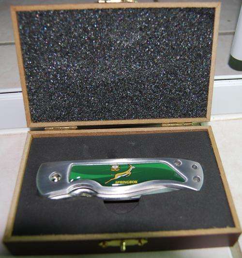 NOT JUST A PHOTO BUT AN OFICIAL SPRINGBOK POCKET KNIFE IN A SHOW CASE