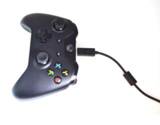 CHARGE AND PLAY KIT FOR XBOX ONE