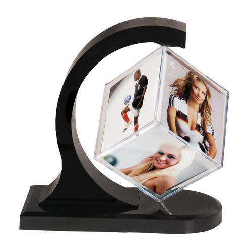 FLOATING PHOTO CUBE