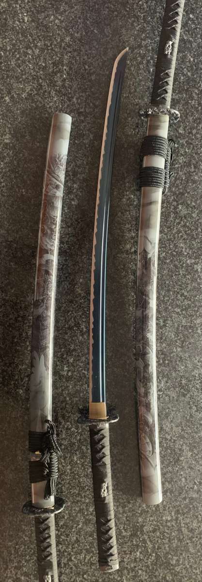 WARRIOR DRAGON SAMURAI KATANA -- FULL TANG --- BLOOD GROOVE --- BLUE SHARPENED BLADE