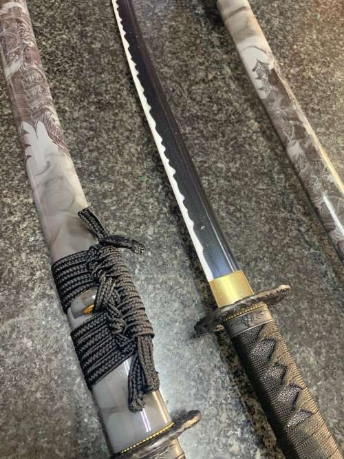WARRIOR DRAGON SAMURAI KATANA -- FULL TANG --- BLOOD GROOVE --- BLUE SHARPENED BLADE