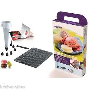FRENCH MACARONS KIT BY MASTRAD PARIS